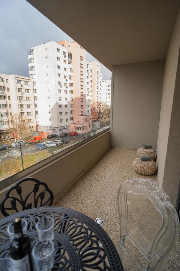 Central Apartments With City View & Large Balcony Bucarest Extérieur photo