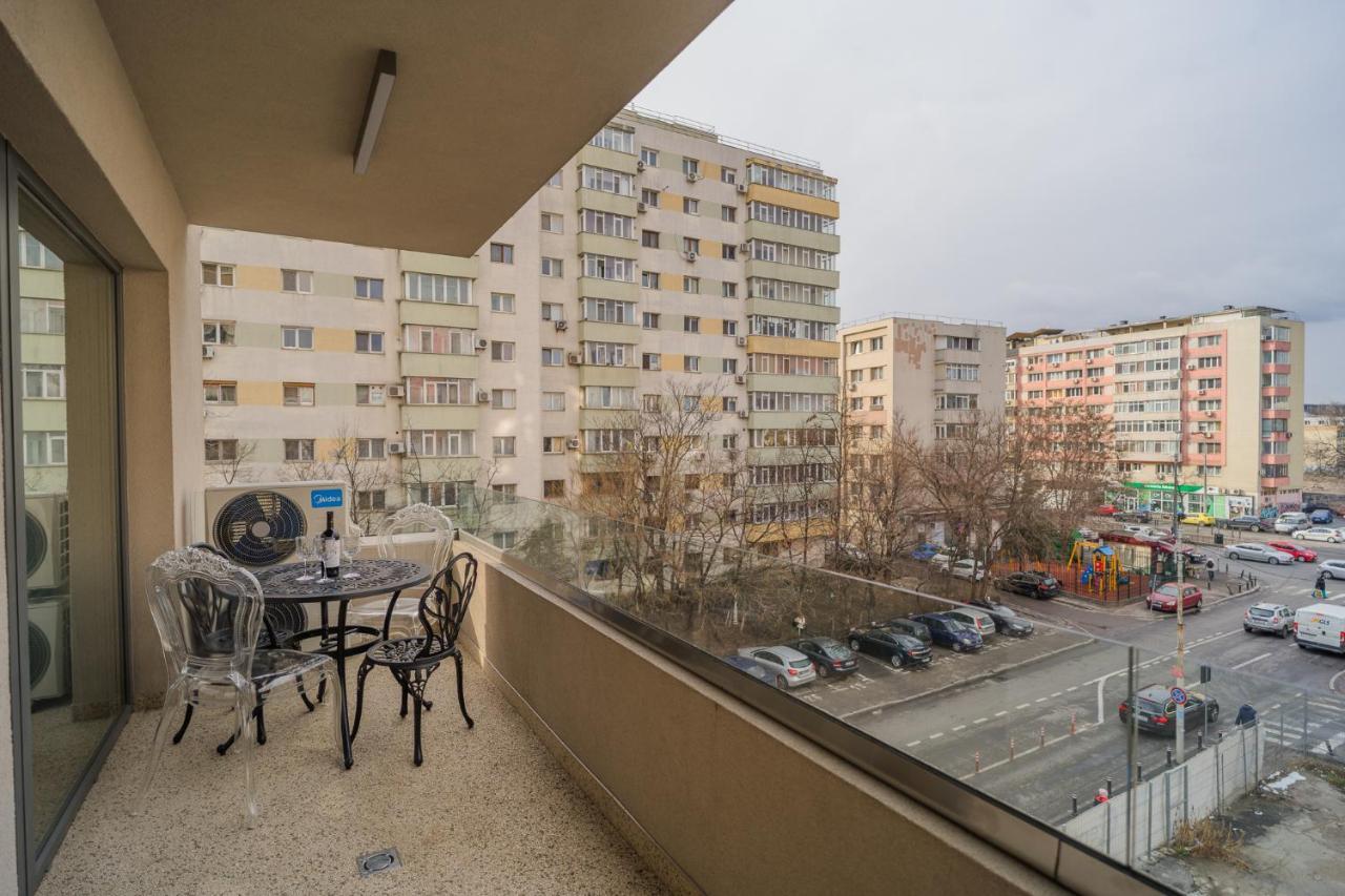 Central Apartments With City View & Large Balcony Bucarest Extérieur photo